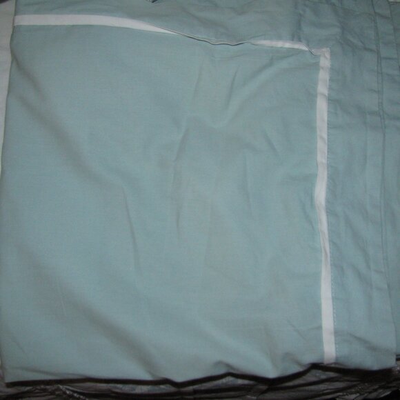 QUEEN SIZE DUVET COVER WITH 2 QN. SHAMS, 2 DECOR PILLOWS AND 2 SQ. PILLOW SHAMS - Picture 12 of 12